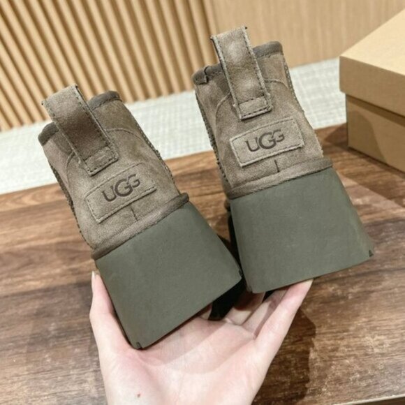 UGG Classic Ultra Mini New Heights Boot - Picture 6 of 9